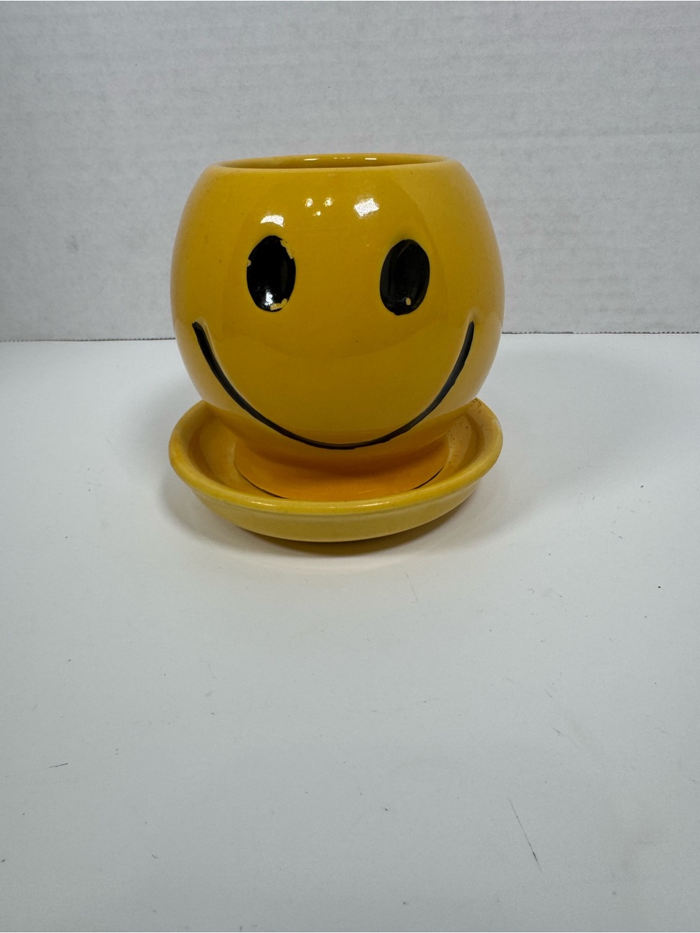 Vtg McCoy Pottery Yellow Smiley Face Ceramic Planter w/Saucer. Some paint chip